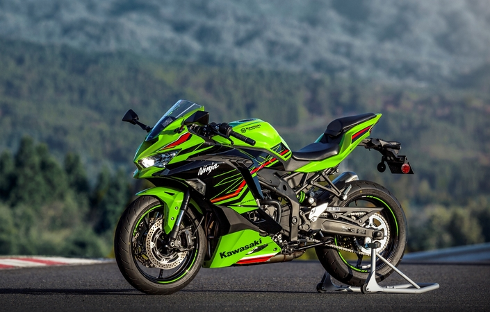 S1-kawasaki-zx-4r-elle-arrive-en-europe-744524 Ninja ZX-4R verte